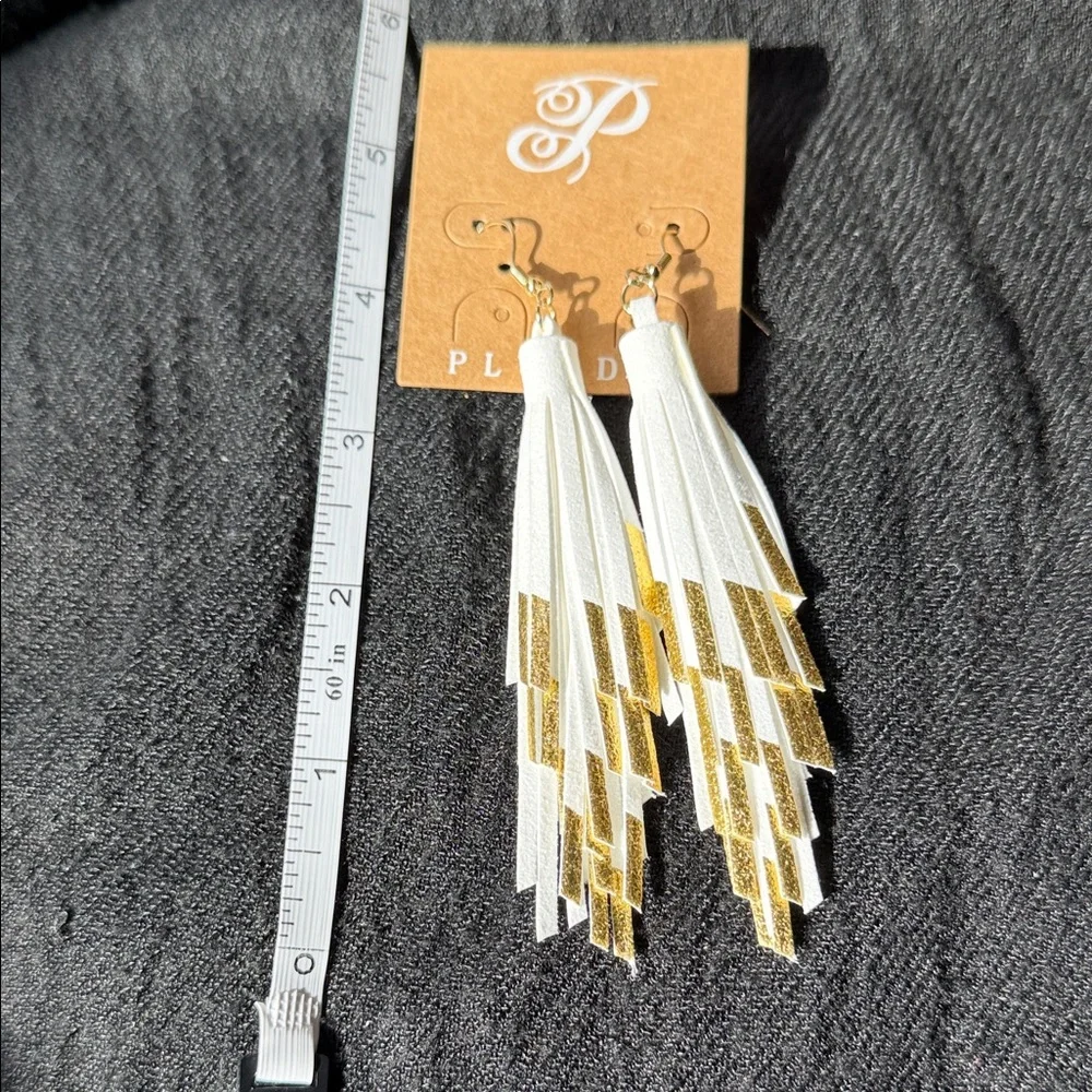 ‼️NWT Plunder White and Gold Layered Earrings